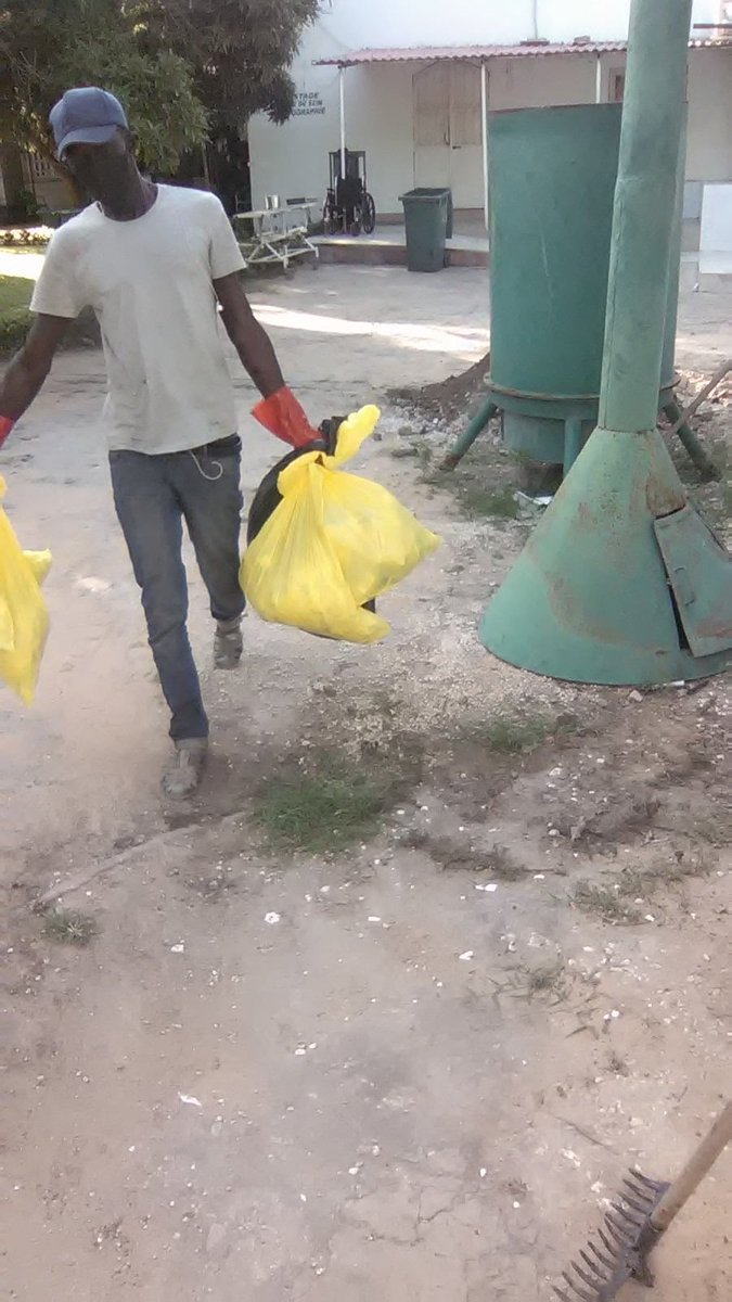ConsulteamS's tweet photo. Trouver des réponses à la question de la pollution ce n'est pas juste aider la planète, c'est aussi s'aider soi-même. Car chaque quantité transformée, nous transforment à jamais.
(lire la description)
#Recycle #environnement #plasticpollution #Dakar #Senegal #kebetu https://t.co/yl7NPL90wf