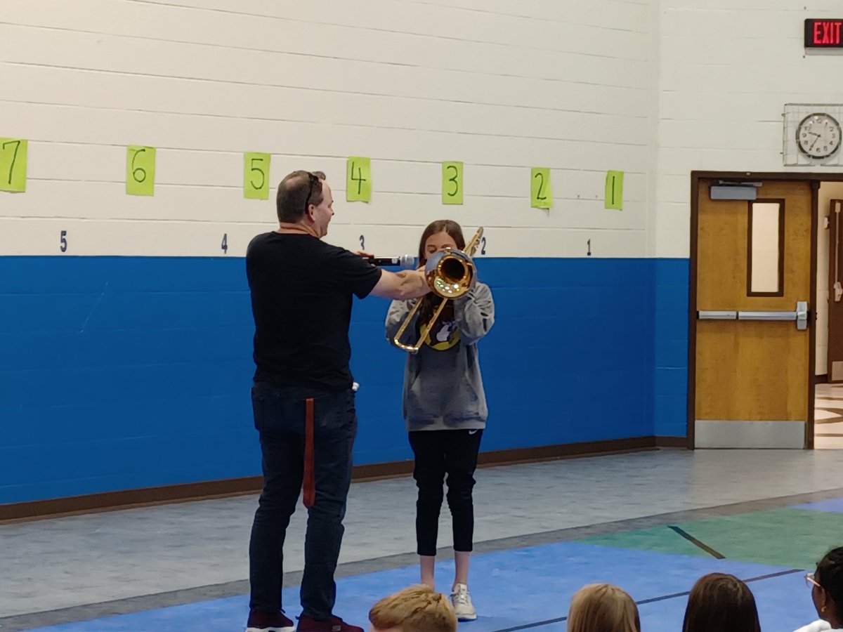 KempMusicRocks's tweet photo. Thank you @lovinggoodms Music Department for your amazing presentation for our 5th graders today.  Ss are super excited to join Band, Chorus and Orchestra!
@Kempcougars @CobbPerforms https://t.co/uqcZL1fqhd