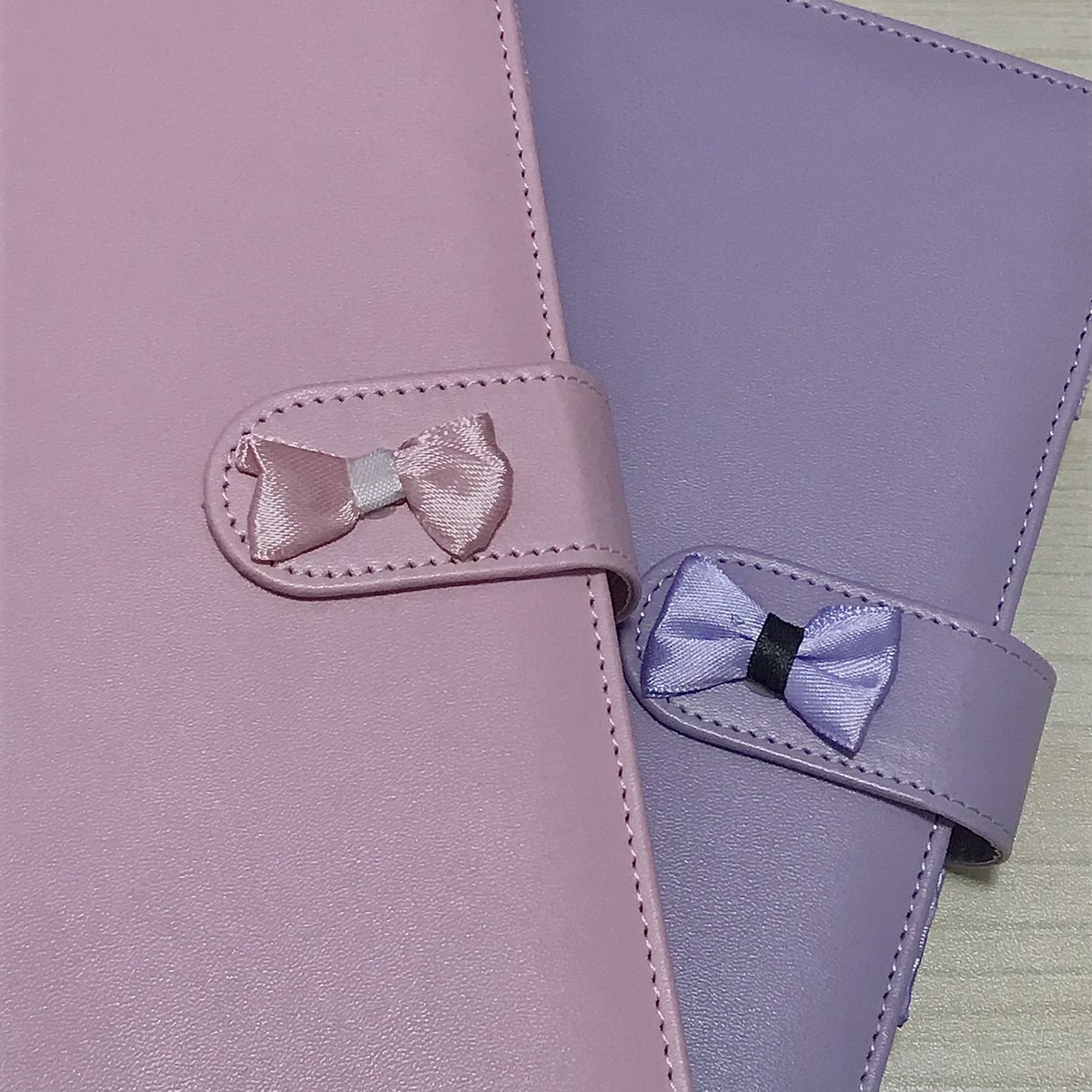sunshinecartz's tweet photo. ꒰ wts | lfb | ph | #twilightcomms ꒱
⌗ macaron binder commissions
↳ price: ₱380
↳ dop: payo/ 3 days
↳ production: 2-3 weeks, 4 weeks max
↳ colors: lavender, blue, pink, white, yellow, black
↳ dm to order !!
🏷wts lfb ph macaron binder commissions https://t.co/uLOk5OJUpO