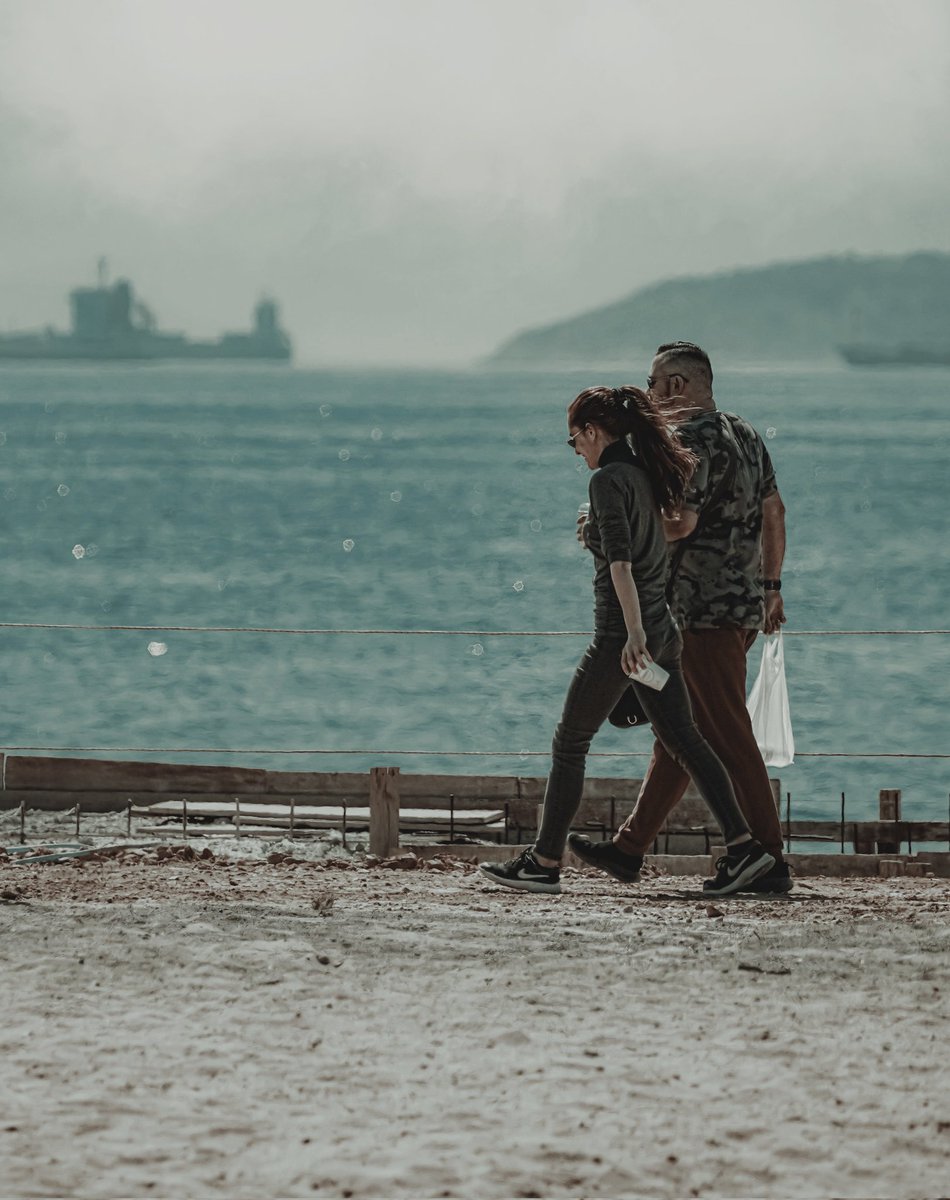 Chalaris_George's tweet photo. #Sunday #CoupleWalking #handbyhand
#moodyphoto #photowalk #sonyA6100 #SIGMA #sigma100_400mm #HalarisG https://t.co/ZbkOneOZWo