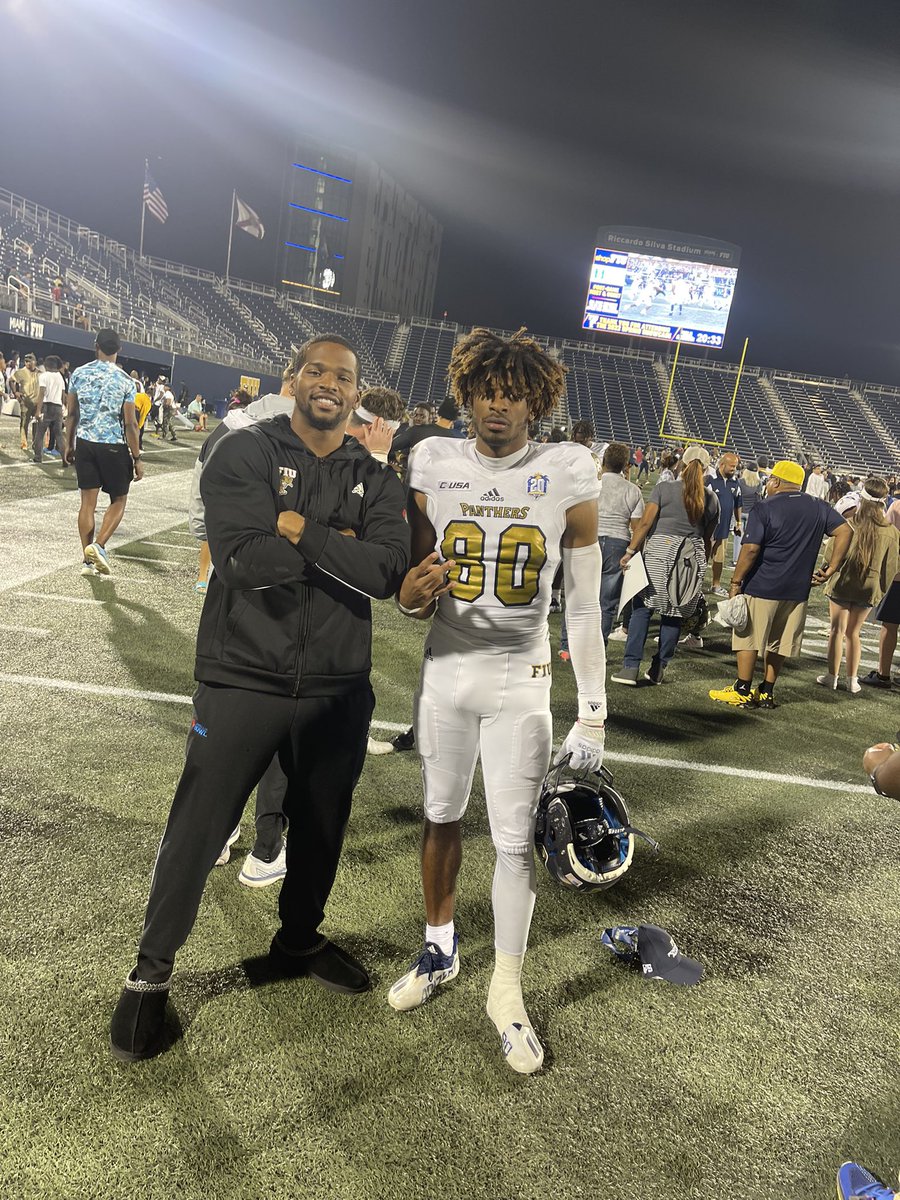 KrisMitch10's tweet photo. @2BSingleton 🤞🏽every time big bro watchin i HAVE to get in the box🤝🏾 https://t.co/llt3OLemvM