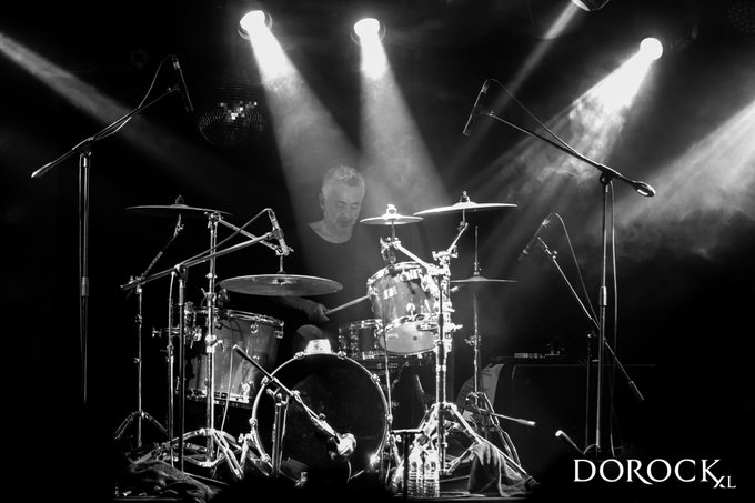 View image on Twitter