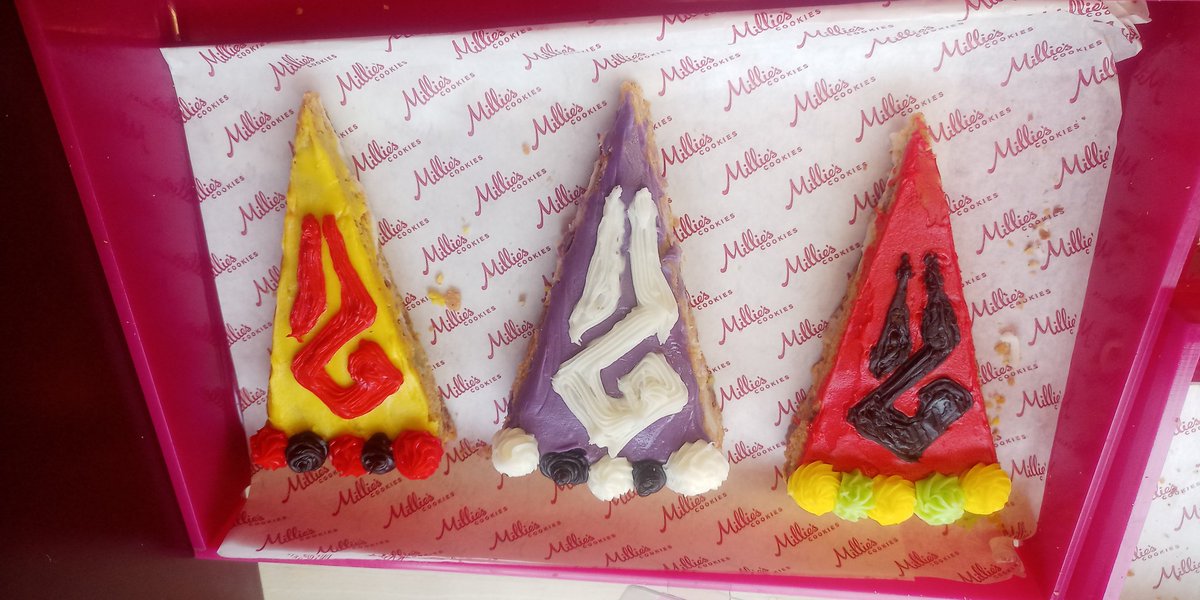 MilliesStirling's tweet photo. "In the name of Hades..."
Our Hades inspired cookie slices ⭐
@supergiant @MilliesCookies 
#hadesgame #hades #cookies #milliescookies https://t.co/0bzFxPnQtF