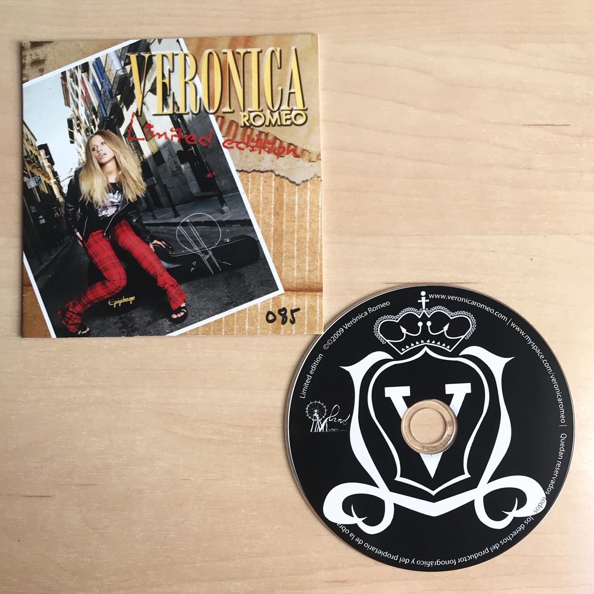 OtEnsenand's tweet photo. OT1 - Verónica - EP Limited Edition (Original y Amazon) @veroboxmusic @veroclubdefans @verofanforever #veronica #vero #veronicaromero #romero #romeo #veronicaromeroot #operaciontriunfo #ot #operacion #triunfo #ot1 #veronicaot #veronicaromeo #limitededition #limited #edition https://t.co/ttjcMtSppG