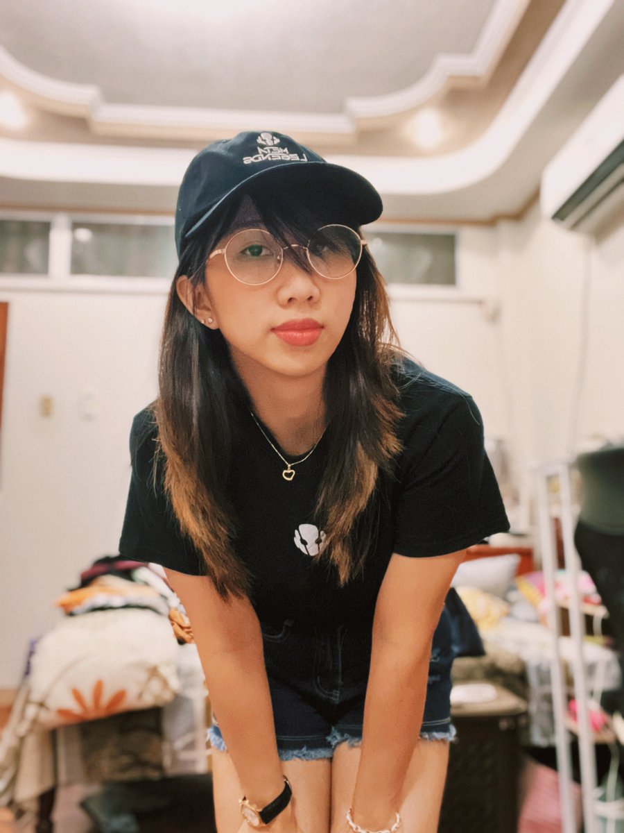 LadyZyla_'s tweet photo. Let’s connect!! also wanted to share these cool merch @metalegendsnft 

#LegendsFollowLegends https://t.co/UKAlAsKJrv