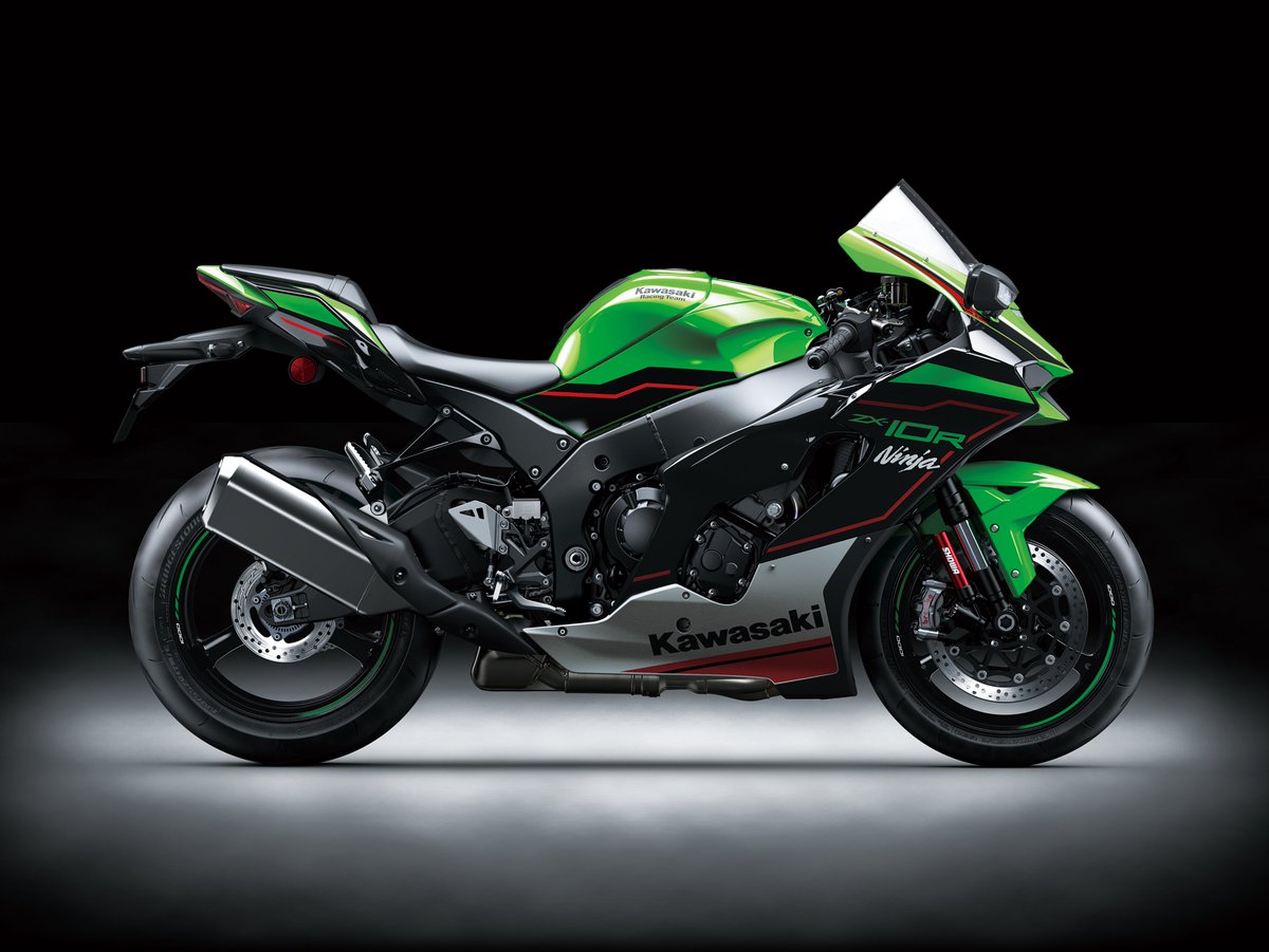 STRENDJP's tweet photo. adidas Originalsが、日本を代表するバイクメーカー「KAWASAKI(@Kawasaki_JPN)」と初コラボ。

“カワサキグリーン” や “Ninja” のグラフィックが特徴の2モデルのスニーカーを発売。

詳細はこちら▷ https://t.co/WVJ3UQmEl3

#adidasoriginals 
#kawasaki 
#ファッション 
#バイク
#スニーカー https://t.co/Px7kOzN37U