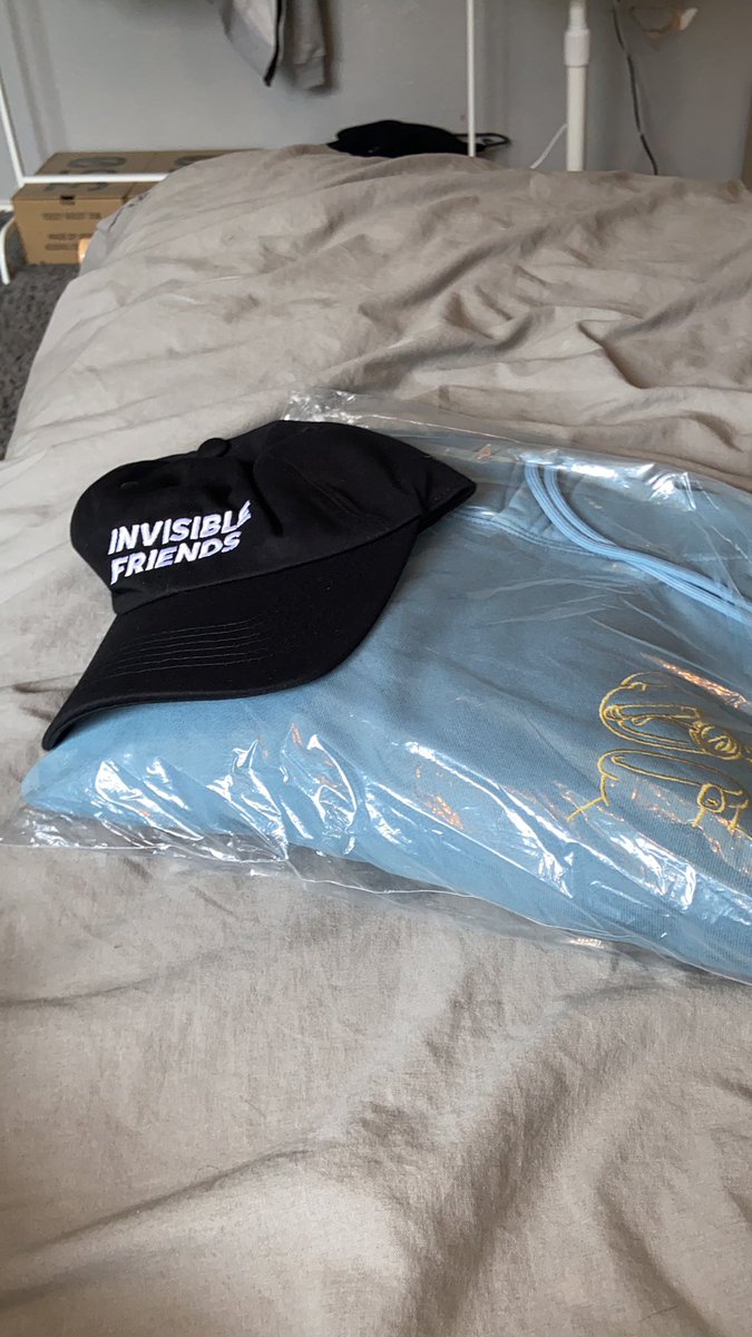 RyanmNFT's tweet photo. Let’s go fam look what finally arrived!! #IFmerch @InvsbleFriends @MotionMarkus @ashh_eth @Ilovemytoast @nelsg_ @LostInSauce24_ @Mendez_NFT https://t.co/SiHc3p3qRu