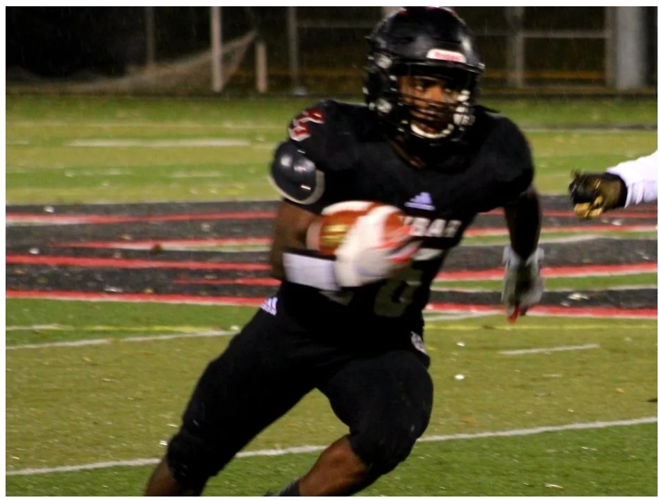 <a href="/justinbayubahe/">justinbayubahe</a> is <a href="/PLDunbarFB/">PLD Bulldogs Football</a> home run hitter! As a back up last year he rushed for almost 400 yards and also recorded 56 tackles and had 3 fumble recoveries as a safety. 

coachwesjohnson.com/justin-bayubahe