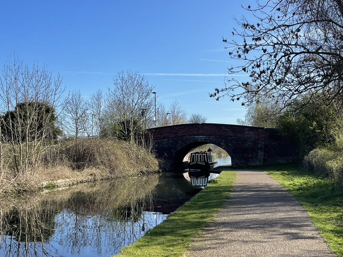 pringle_maria's tweet photo. #treereflections #nature #canal #water https://t.co/sGkcihbcZz
