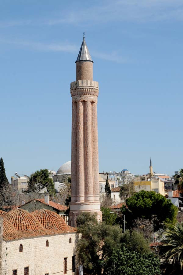 mufidyuksel's tweet photo. Antalya Yivli Minare Camiinin, Anadolu Beyliklerinden Hamid Oğulları'nın  Antalya Şubesi Beylerinden Mübarizuddîn Mehmed bin Mahmud bin Yunus Beğ’e Ait 21 Zilka’de 774/14 Mayıs 1373 Tarihli Arapça Binâ/Tecdid Kitabesi Ve Tercümesi (Blogspot)

https://t.co/cEzH173OGo https://t.co/4GthZBw2Nj