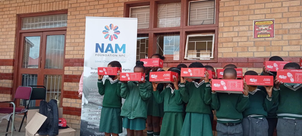 bougaflowa's tweet photo. @nam_foundation @OfficialSASSA 
#Mbuleloprimaryschool #givinghandisablessedhand
#missSAplus2021 https://t.co/bAUwS1zCYq