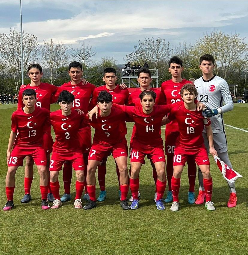 U16 Milli Takımımız Galler'de düzenlenen UEFA U16 Gelişim Turnuvası ikinci maçında ev sahibi Galler'i normal süresi 4-4 eşitlikle biten karşılamada, penaltı atışları sonucu 4-2 mağlup etti. 

Futbolcumuz Emre Gökay 1 gol 1 asistlik performans ortaya koydu.