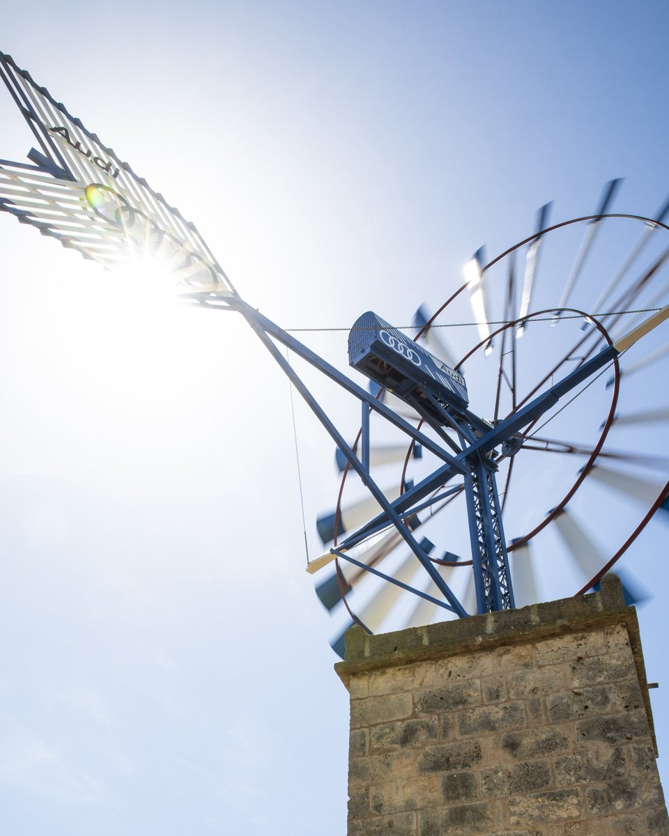 AudiOfficial's tweet photo. Electrify the island. Second-life Audi e-tron motor transforms a Majorcan windmill into an electricity generator. Read more about the idea and the project >>> https://t.co/oqZMxtpB3T
#sustainability #FutureIsAnAttitude #Audi #WeAreProgress #eMobility #Mallorca https://t.co/0rQXq8skDV