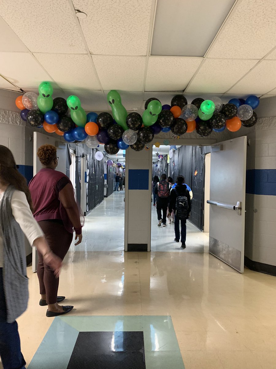 TweetDCS_SIS's tweet image. 5th graders are out of this world!!! Kicking off MAAP boot camp with a hallway transformation that is intergalactic!! #TeamDCS #MakingItMatter