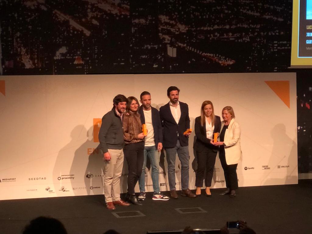 CaherMkt's tweet photo. Miguel Mercadé Torres, Key Account Manager en @CaherMkt participó en los premios #BestNFood22, entregando los galardones de la categoría de Branding.

#marketing #branding #alimentaria https://t.co/bn5dOzhFm1
