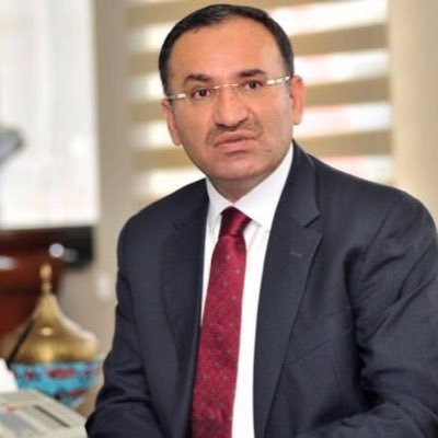gulderen_taskin's tweet photo. @bybekirbozdag İNNA LİLLAHİ VE İNNA İLAHE RACUNN HER CANLI ÖLÜMÜ TADACAKTIR MAKAMIN CENNET OLSUN İNŞALLAH ALLAH AİLESINE SABIR VERSİN İNŞALLAH DUA LARIMIZ ONUNLA İNŞALLAH 🤲😢🇹🇷 https://t.co/5s8ZihbAVh