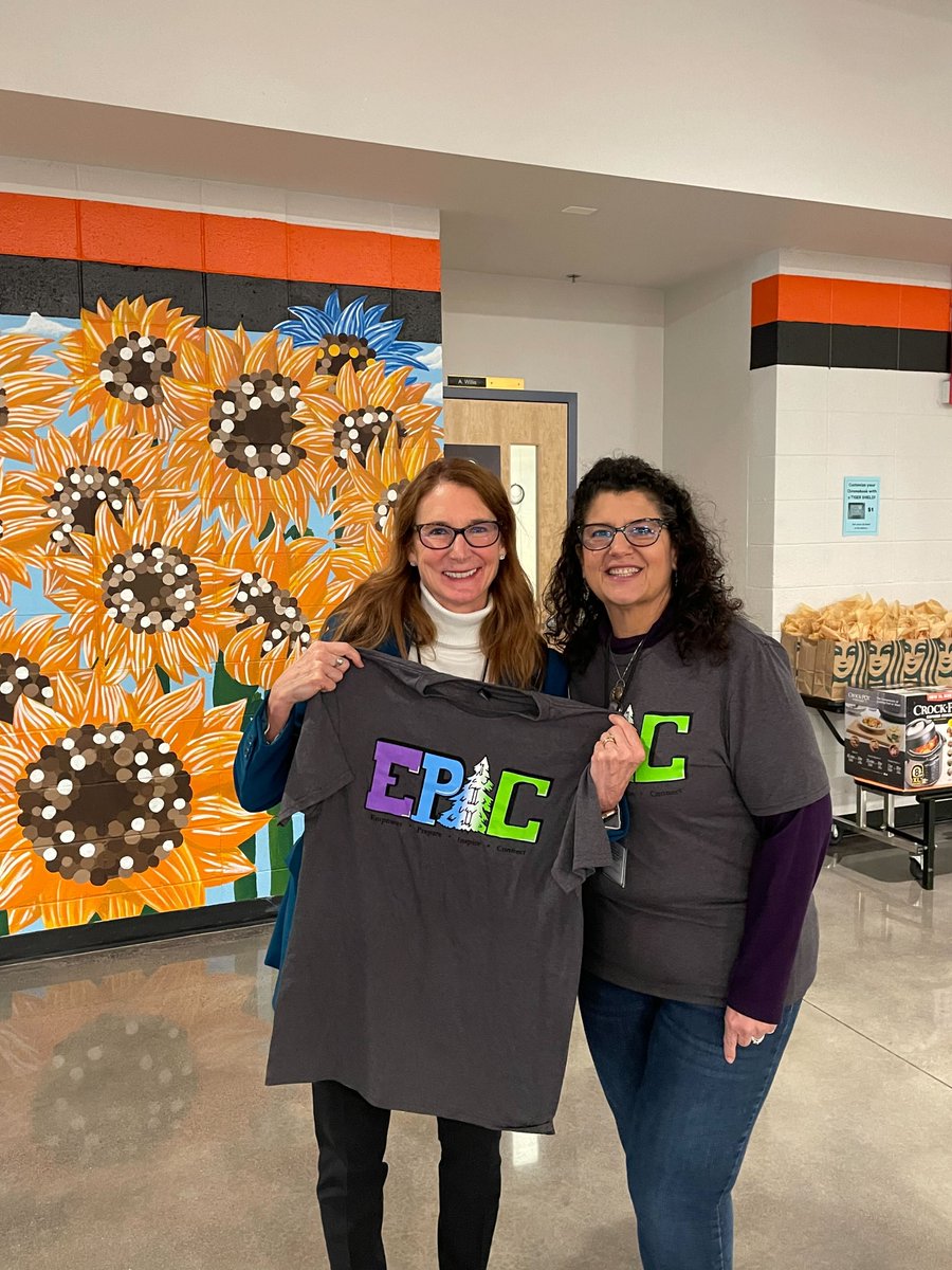 Strategy Officer <a href="/LisetteCasey/">Lisette Casey   DE</a> proudly shows off her #EPIC shirt from @DCSDEPICLearn! 

When you partner with <a href="/ModernTeacherCo/">Modern Teacher</a>, your Strategy Officer becomes your 1:1 through partner on your journey towards #personalized, #blended, and #competencybased learning.