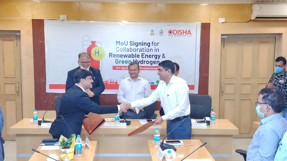 InvestInOdisha's tweet photo. @BPCLimited joining forces with the Government of #Odisha is vital towards the proliferation of #GreenEnergy in the State. 

The MoU has been signed for five years to collaborate in different sustainable fields, while also setting the required infrastructure. 

@CMO_Odisha https://t.co/h5QY26HHNW