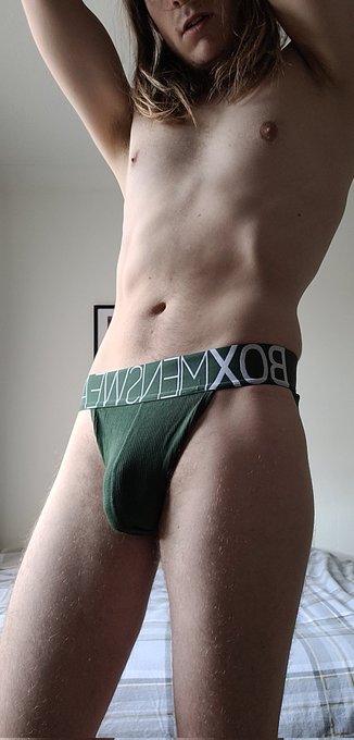 My friend gave me a gift, what do you think? https://t.co/wHHrnbdiaS