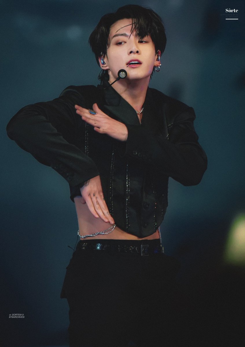 stanningD_BTS's tweet photo. How not to think bout you!! https://t.co/PdcHEXvHRh