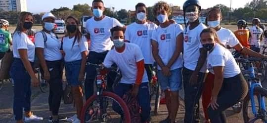 FeuCuba's tweet photo. 🚴🏽‍♂️🇨🇺 #RevolucionandoElDeporte 🤩 amaneció la Federación Estudiantil Universitaria de la provincia de #Guantánamo pedaleando en la "Bicicletada Centenario de la FEU" 🚴🏽‍♂️🇨🇺 

Súmate!!! #SomosFEU

#CentenarioFEU #XCongreso #Revolucionando https://t.co/rde4CIKOZB