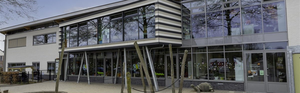 Groep 7 van de Mauritius school staat stil bij vrijheid. dlvr.it/SNN4Fs