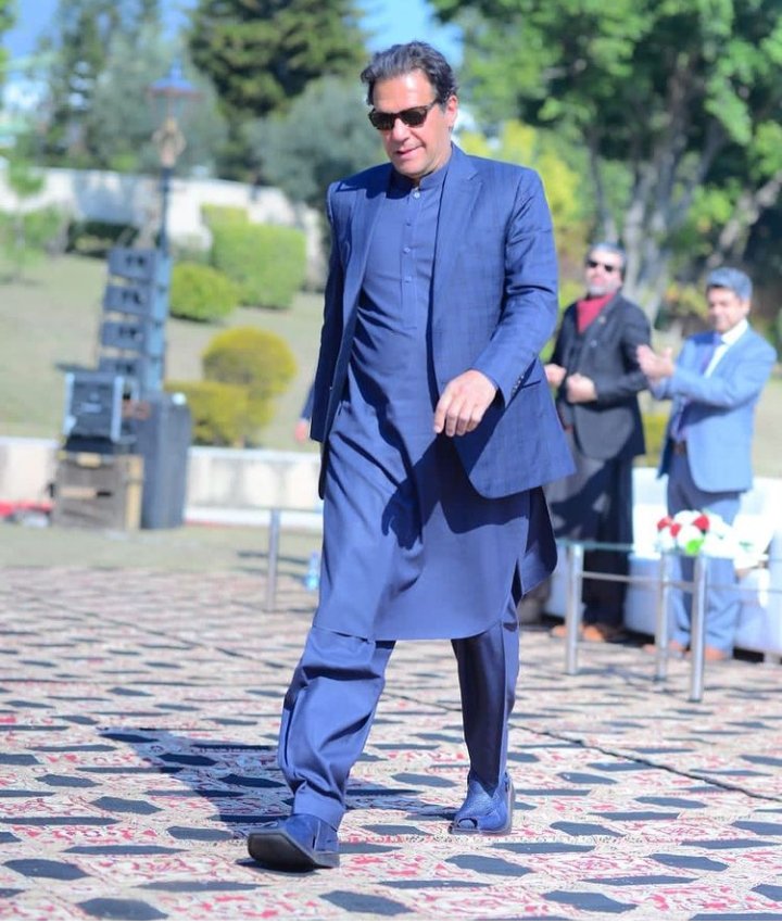 The person            His leader 👑♥