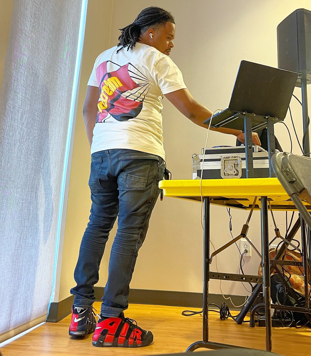 djmizzle504's tweet image. i rather be a Bo$$ cause all these shooters broke 🟰💰Ⓜ️ #TheMizzleExperience #Moveit4Mizzle #WorldFamous #Global