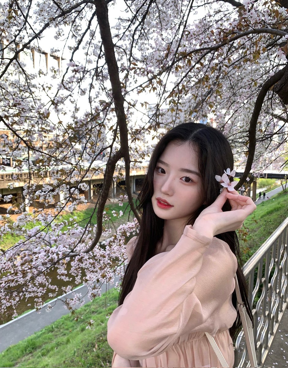 GENTE? Mais uma foto de Yooyeon publicada no Kakaotalk. 

#KIMYOOYEON #김유연