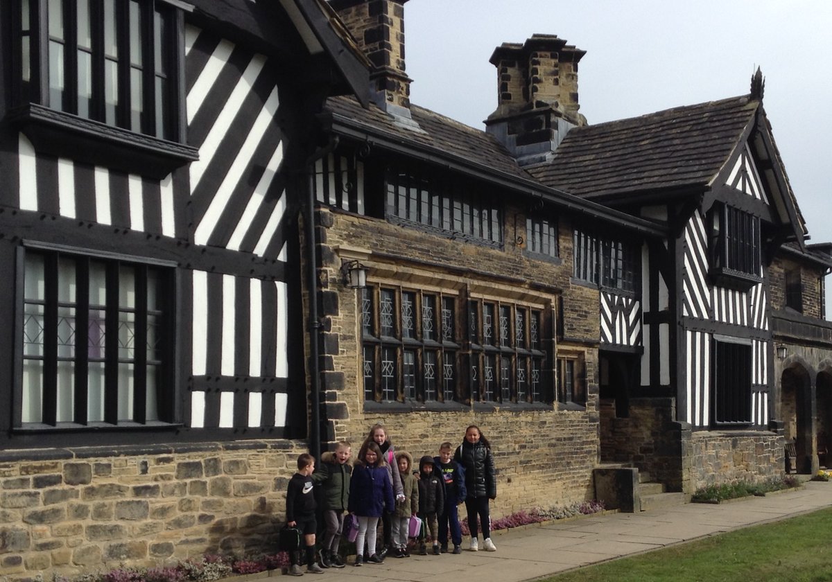 OwlsTji's tweet photo. A great start to the Easter break with a day out to Shibden Hall/Park! We've missed being able to go on day trips! #TJIOwls #EasterHoliday https://t.co/zkSIE4HkFR