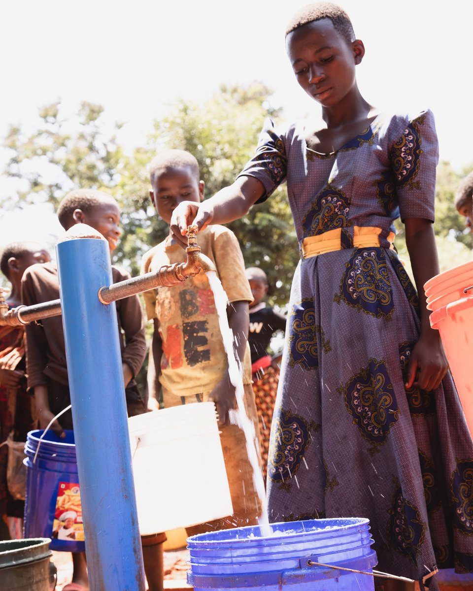 It’s hard to imagine life without the #safewater many of us use daily. From handwashing to drinking, it’s a resource we rely on. As you go about your day, take a moment to reflect on this question: "What would life look like if I didn’t have access to safe water?" #mondaythoughts