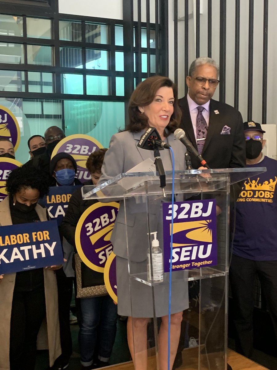ZackFinkNews's tweet photo. “We are not turning backwards,” @KathyHochul tells members of @32BJSEIU at rally. Asks “Are you with me?” 
“Yes!” They cheer https://t.co/pwibOGlkTd