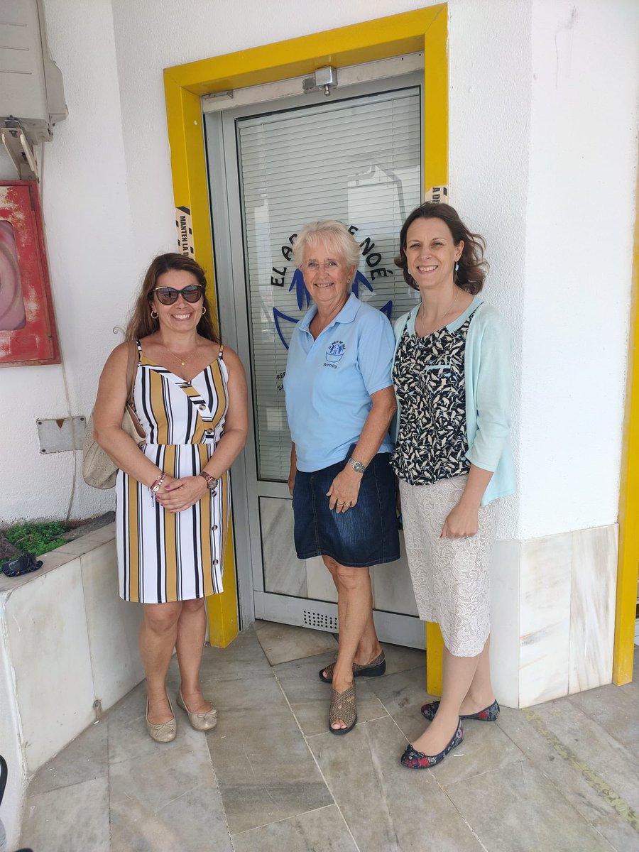 Nuestra Ministra Consejera, Sarah Cowley, se encuentra de visita oficial a Canarias, esta semana. Uno de sus primeros encuentros es con la ONG  tinerfeña y 🇬🇧<a href="/ArcaNoeTenerife/">Arca de Noe Tenerife</a>
 un centro en el que se ofrece asistencia, comida caliente y alimentos a aquellos que más lo necesitan