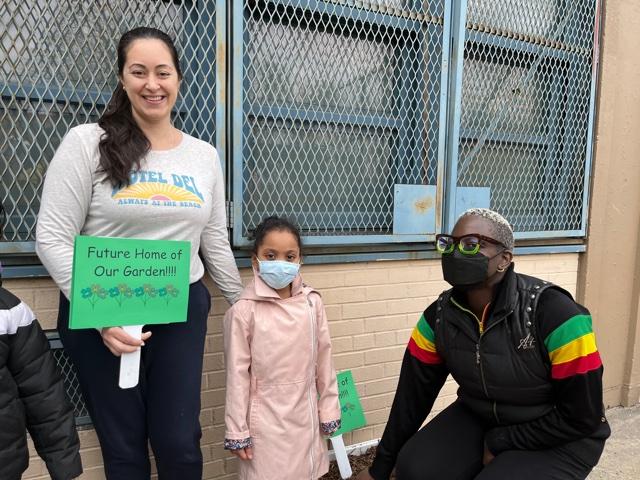 PS3351's tweet photo. Thank you New York Cares for creating our garden boxes and a chess board in our playground! https://t.co/fon8rjj2W5