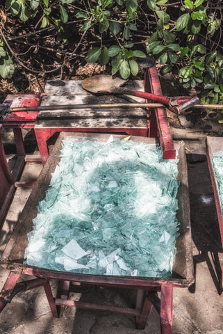 kit_hot_glass's tweet photo. It all starts with some recycles glass... 
#kitengelahotglass 

Shop online #ClickmyGlass @ https://t.co/iL1om51CTj https://t.co/6qQK5ueECw