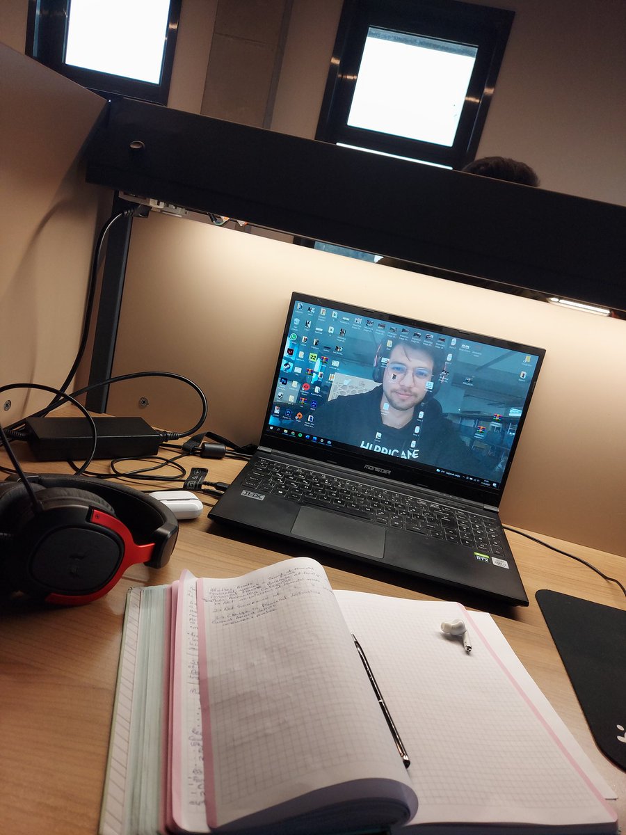 Kütüphanede bilgisayarımı beş dakika boş bırakmışımdır arkadaşlarımın espri seviyesi.. <a href="/ContextIzu/">no context izü</a> @ekonominic