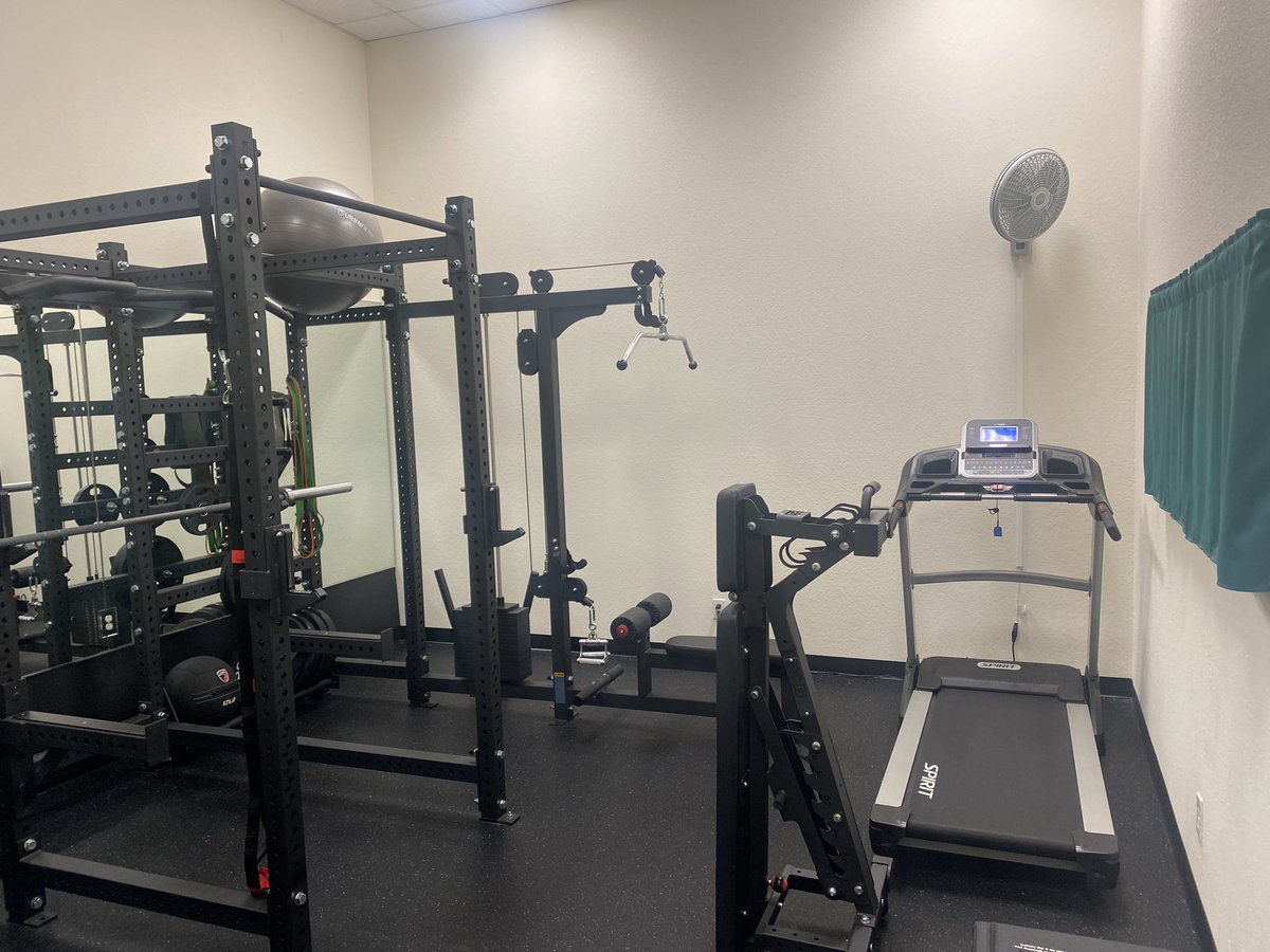 BiancaHMedia's tweet photo. A gym with no distractions and consistent sanitation after use of equipment?. We speak with the folks from @distantfitness about opening up during the pandemic. @8NewsNow #8NN #healthylifestyle #summer #lasvegas #fitness #weightlosstransformation https://t.co/DEnSK6GuUl