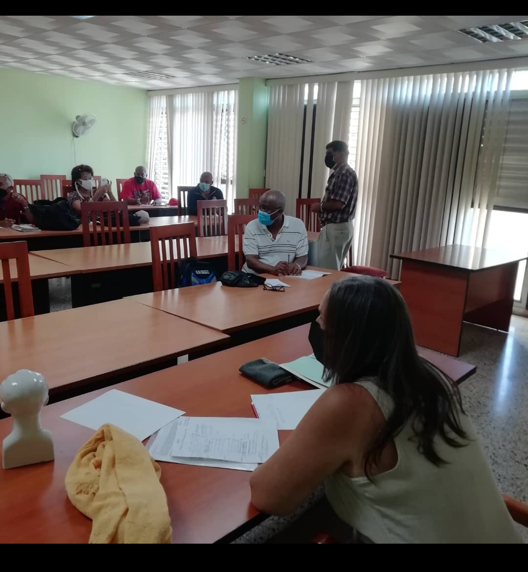 dgmateriales's tweet photo. Se imparte en GERCONS el tercer módulo del Curso de capacitación para la implementación del Sistema de Gestión Integral del Mantenimiento Industrial en el MICONS. Participan los  directivos y especialistas del Ministerio y las OSDE GEDIC, GEICON Y GECONS. https://t.co/Ia2jPd75a0