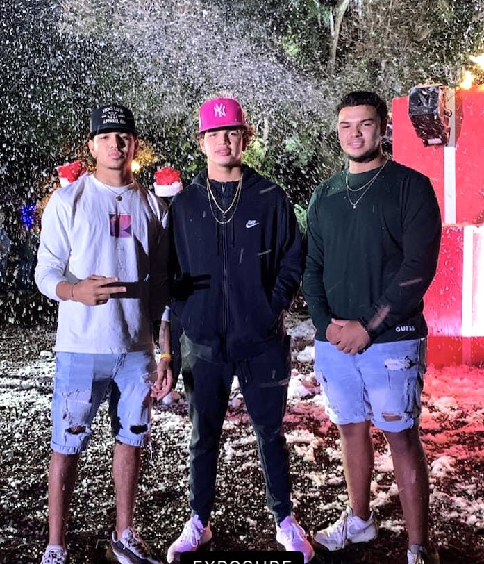 rincones_elwar's tweet photo. #Famz❤️❤️🔥🎥   @BrandonRincone2 @BryonRincones  @NeidaRincones @Elwin20908231 https://t.co/aDf8NBNJbb