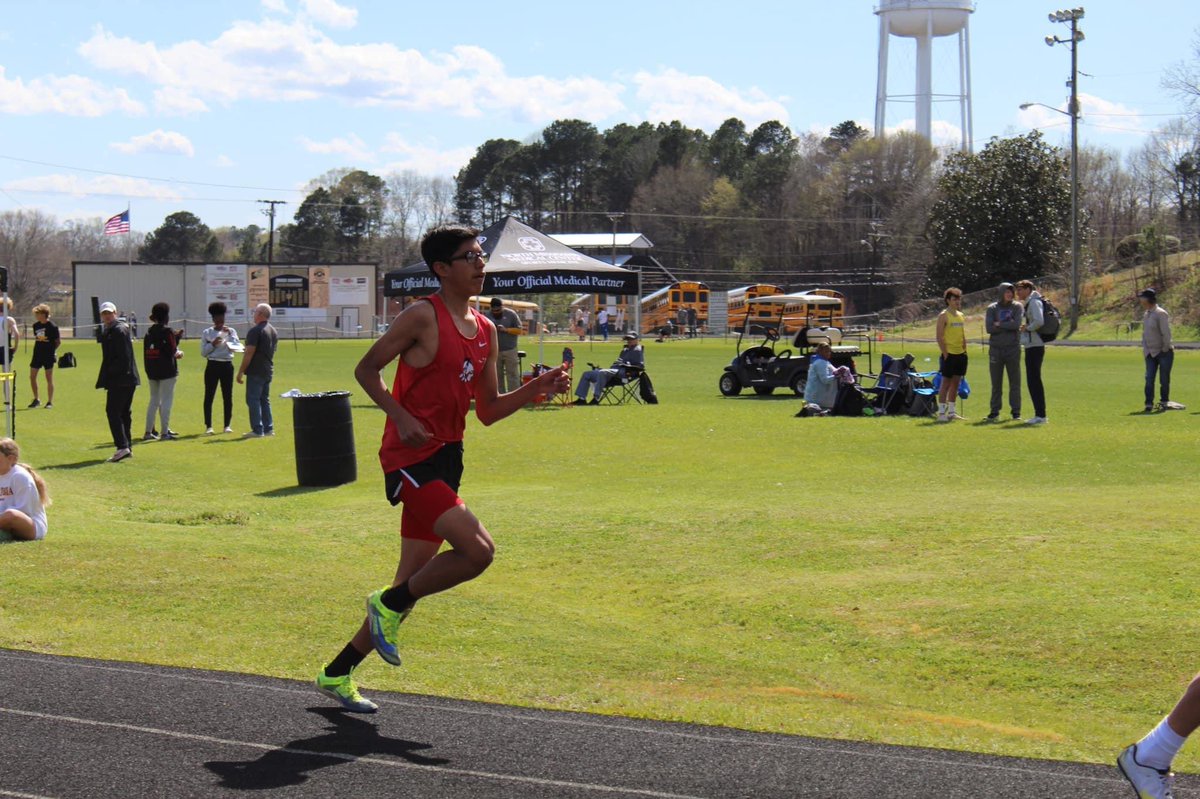Ricardo Venegas won the 3200m Run with a time of 11:21. Despite the conditions “Tricky” Ricky had a great day and we are looking forward to what he accomplishes at Region!