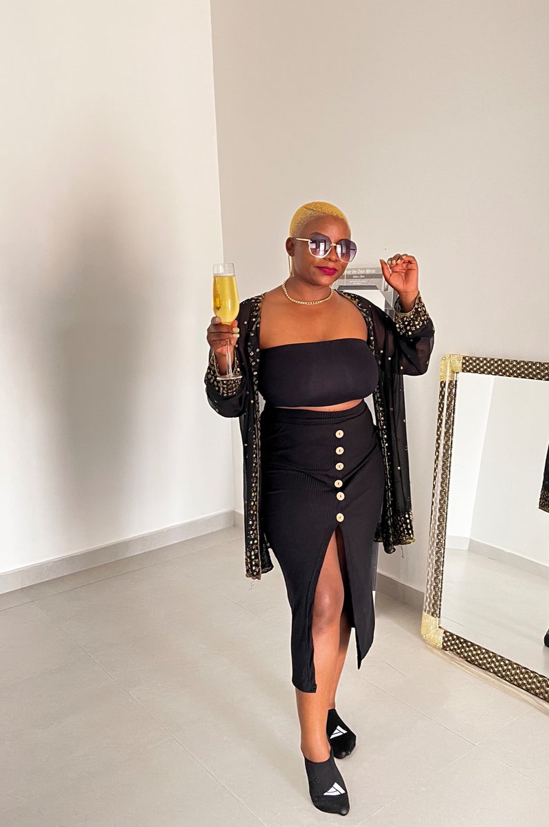 alicemulo_f's tweet photo. Photo Dump!!! 

Picture perfect or not ... enjoy every moment as you walk through your tunnel... Your Life... xoxo...
.
Happy New Week
#woman #growth #ownyourthrone👑 https://t.co/A2nfAK87o4