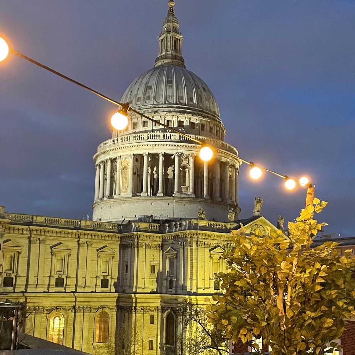 EventifyUK's tweet photo. Last week we invited some of our clients for a #EventifyExploresVIP #FAMtrip at @SabineRooftop with spectacular views over St Paul’s &amp; the city skyline!
Find out more about our FREE venue finding service 📧 enquiries@eventifyuk.com 💜
#venuefinding #events #london #eventideas https://t.co/liHPdiIg3s