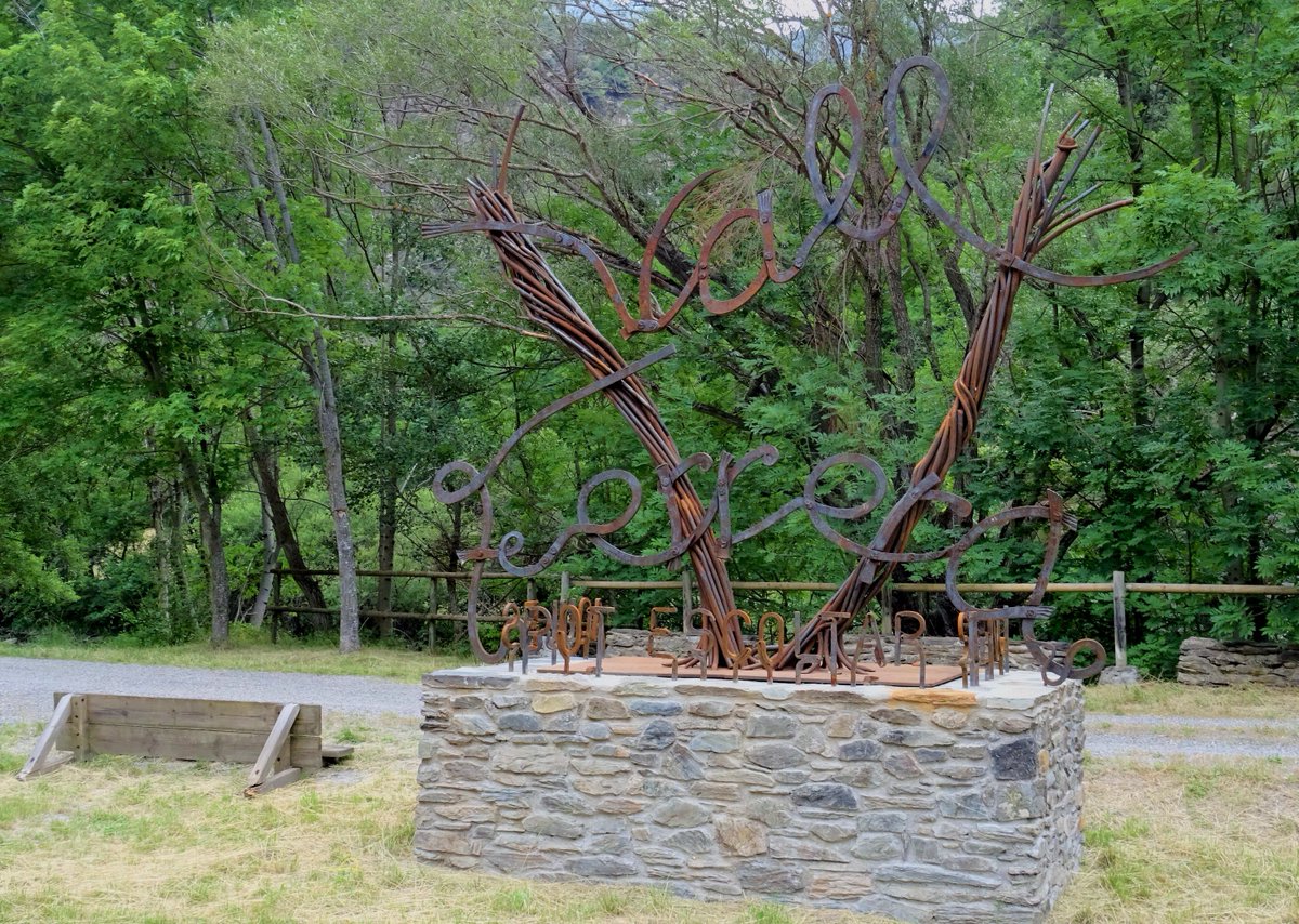 Si ets forjador/a aquest RT de L'Ajuntament d'Alins t'interessarà.
Ja estan obertes les inscripcions per a la *12a Fira del Ferro Pirinenc d’Alins - Vall Ferrera* 🔥⚒️
El cap de setmana del 9 i 10 de juliol teniu una cita, i us hi esperem! 🙌🏞️   firadelferropirinenc.cat/obertes-les.../