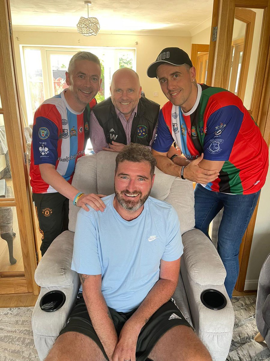 VicsNews's tweet photo. My heart is completely broken 💔 

My friend &amp; hero has left us

George Melling 

We’d arranged to go out a couple of days before I came abroad on holiday, and typical G; he replied - and read my last message 🙏 fighting to the very end &amp; thinking of other people at the same time https://t.co/pIkPp3kyVh