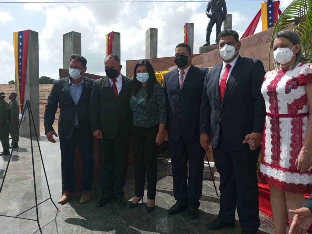 comandosergioh's tweet photo. Participamos en los actos conmemorativos de los 205 años de la batalla de San Félix #Caroní #PiarAlPanteónNacional acompañados en perfecta unión Cívico Militar Policial junto a la Raas @AlcaldiaCaroni @OviedoPSUV gobernador @amarcanopsuv #11AResiste https://t.co/kmL7CgGC9O