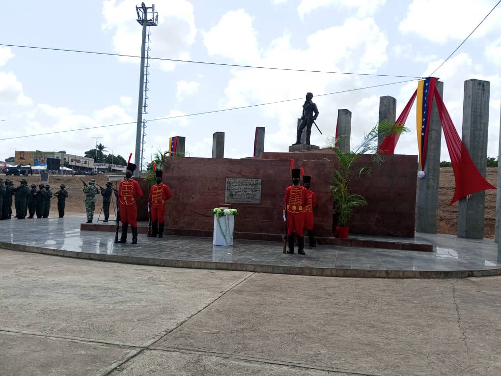 comandosergioh's tweet photo. Participamos en los actos conmemorativos de los 205 años de la batalla de San Félix #Caroní #PiarAlPanteónNacional acompañados en perfecta unión Cívico Militar Policial junto a la Raas @AlcaldiaCaroni @OviedoPSUV gobernador @amarcanopsuv #11AResiste https://t.co/kmL7CgGC9O