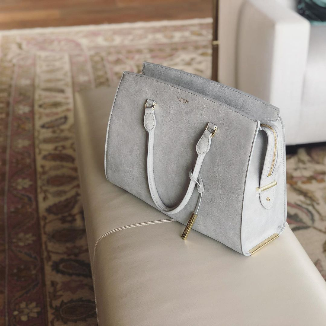commonshare_'s tweet photo. Read how @labante_london has paved the way for luxury @peta approved vegan accessories on CommonShare news: https://t.co/JorppOfLmM
#labante #labantelondon #peta #petaapproved https://t.co/B5FSIGACth