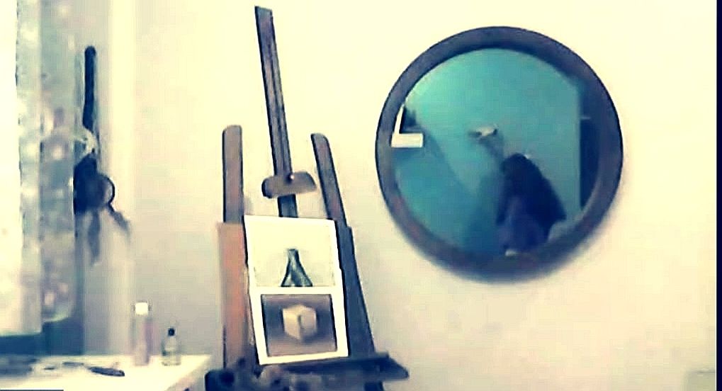 MMesbahie's tweet photo. Three frames of distance...
(Taken by me from my dearest student via Skype)
#Beloved #distantance #photographyviaskpe #Frenchstudy https://t.co/9B7u10Vhhw
