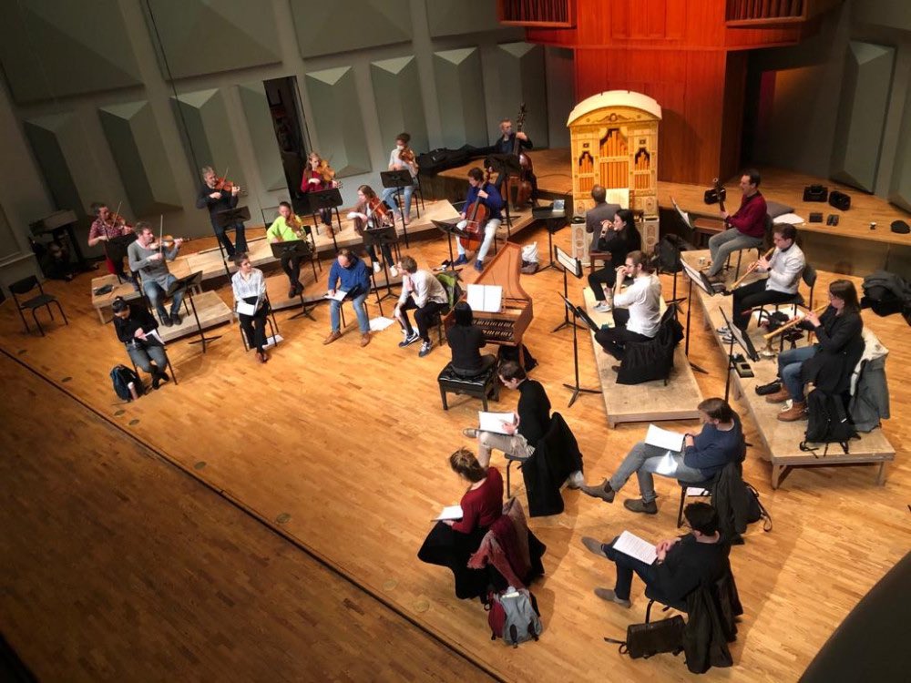 Komende zaterdag, <a href="/NPO2/">NPO 2</a> 14.10-16.50uur, kun je op TV naar de opnames kijken van de uitvoering van de Oerversie van de Matthäus die we vorig jaar in <a href="/SGZLEIDEN/">SGZLeiden</a> speelden. Vereerd! Veel plezier met kijkbuizen!📺