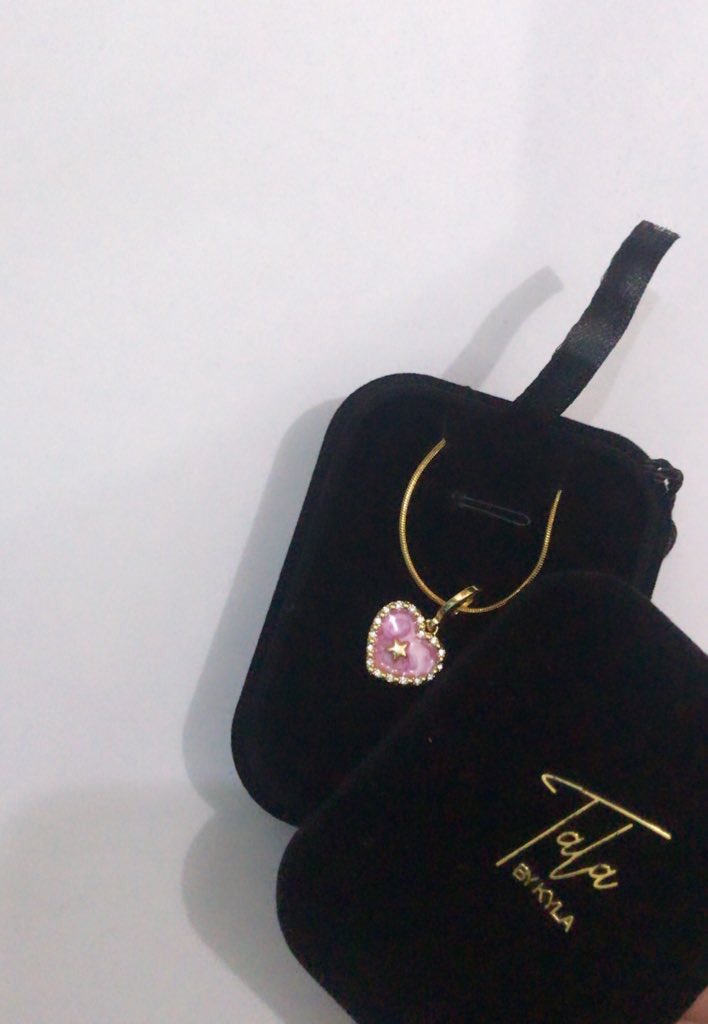thkscart's tweet photo. 🎁 . . . #thksmails

late bday present from my bff 🫶🏻 
so pretty 🥹 https://t.co/DqkN6QRT3p
